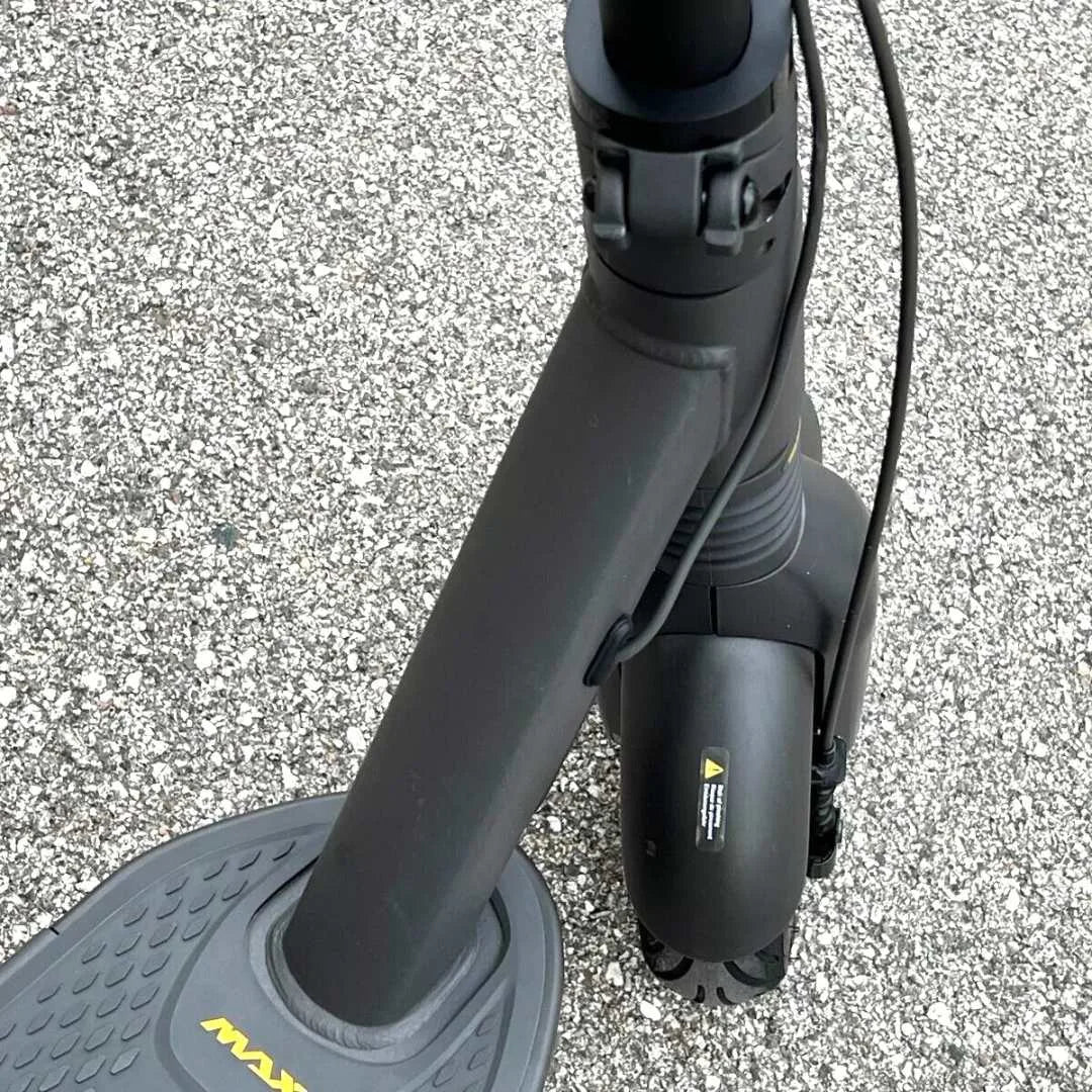 Segway - Max G2 Electric Kick Scooter Foldable w/ 43 Mile Range and 22 MPH Max Speed - Black - Good Condition - Image 11